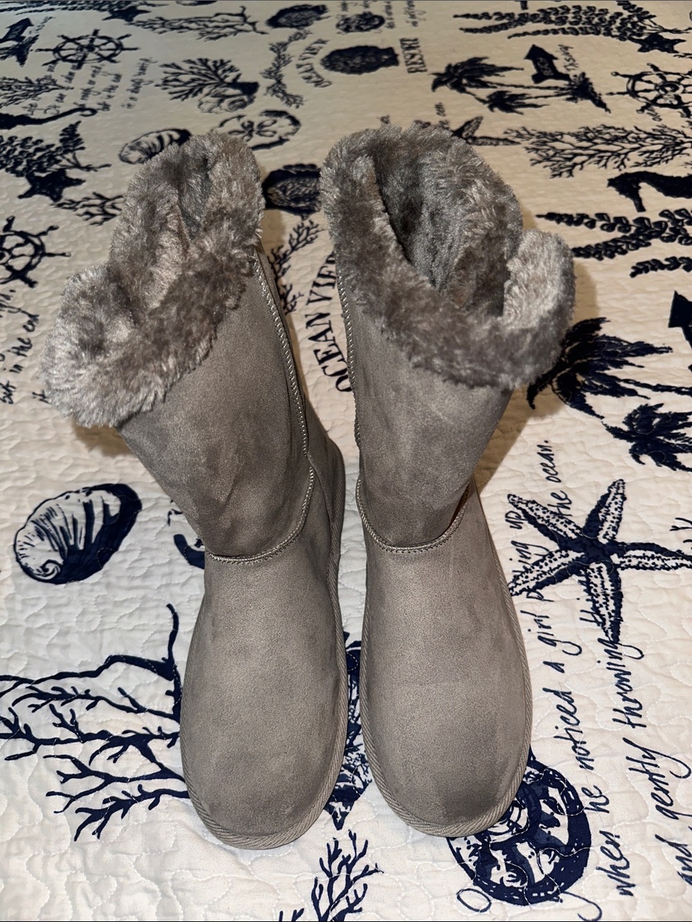Women's Plush-Lined Mid-Calf Winter Boots - Light Gray NWOT